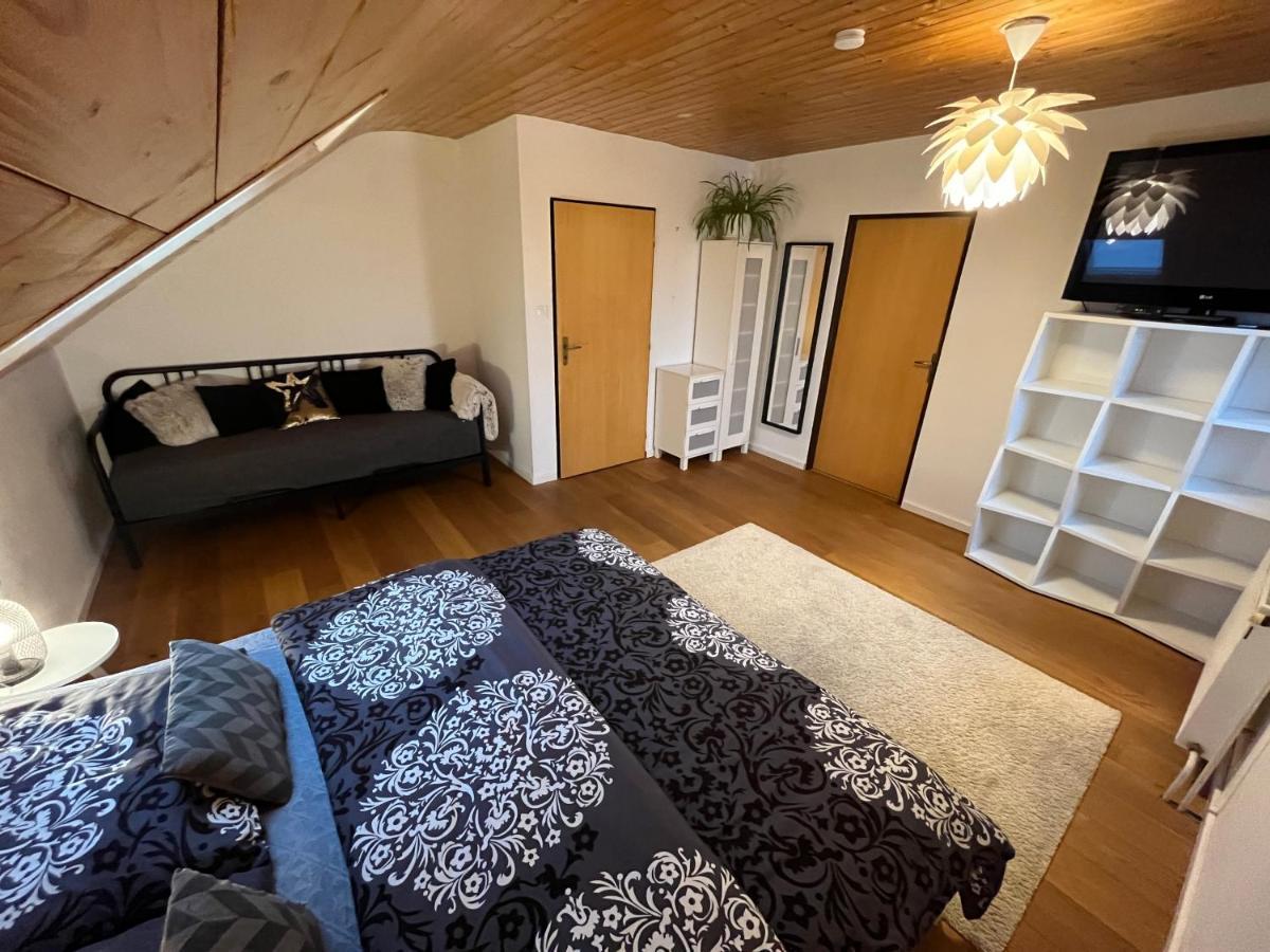 "Stone'S Throw" Krumlov 5 Min By Car, Lipno 15 Min By Car, 2 Bdrooms,Playroom Kájov المظهر الخارجي الصورة
